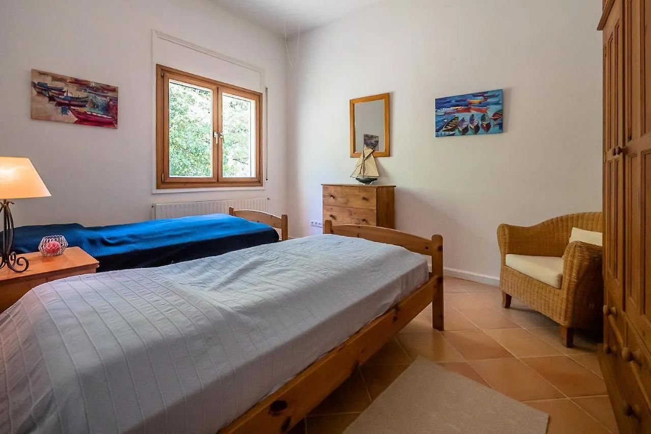 Holiday home T-8 Tamariu 9Pax Villa
